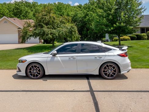 Used 2024 Honda Civic Sport Touring image 9