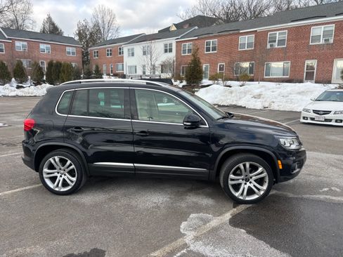 Used 2013 Volkswagen Tiguan SEL image 4