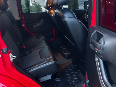 Used 2016 Jeep Wrangler Unlimited Sport AWD/4WD image 6