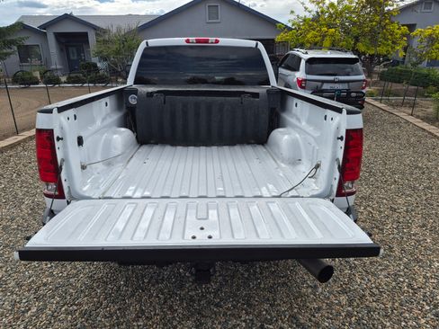 Used 2009 GMC Sierra 2500 SLE w/ Convenience Package RWD image 9