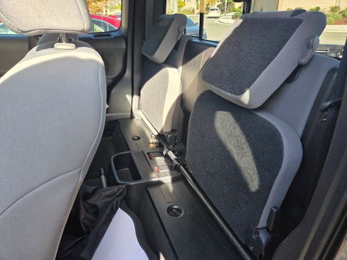 Used 2020 Toyota Tacoma SR image 12