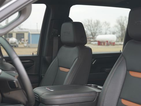 Used 2024 GMC Sierra 2500 AT4 w/ AT4 Premium Plus Package image 27