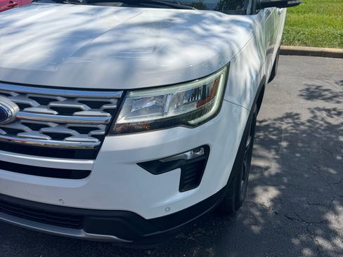 Used 2019 Ford Explorer XLT w/ Equipment Group 202A FWD image 2