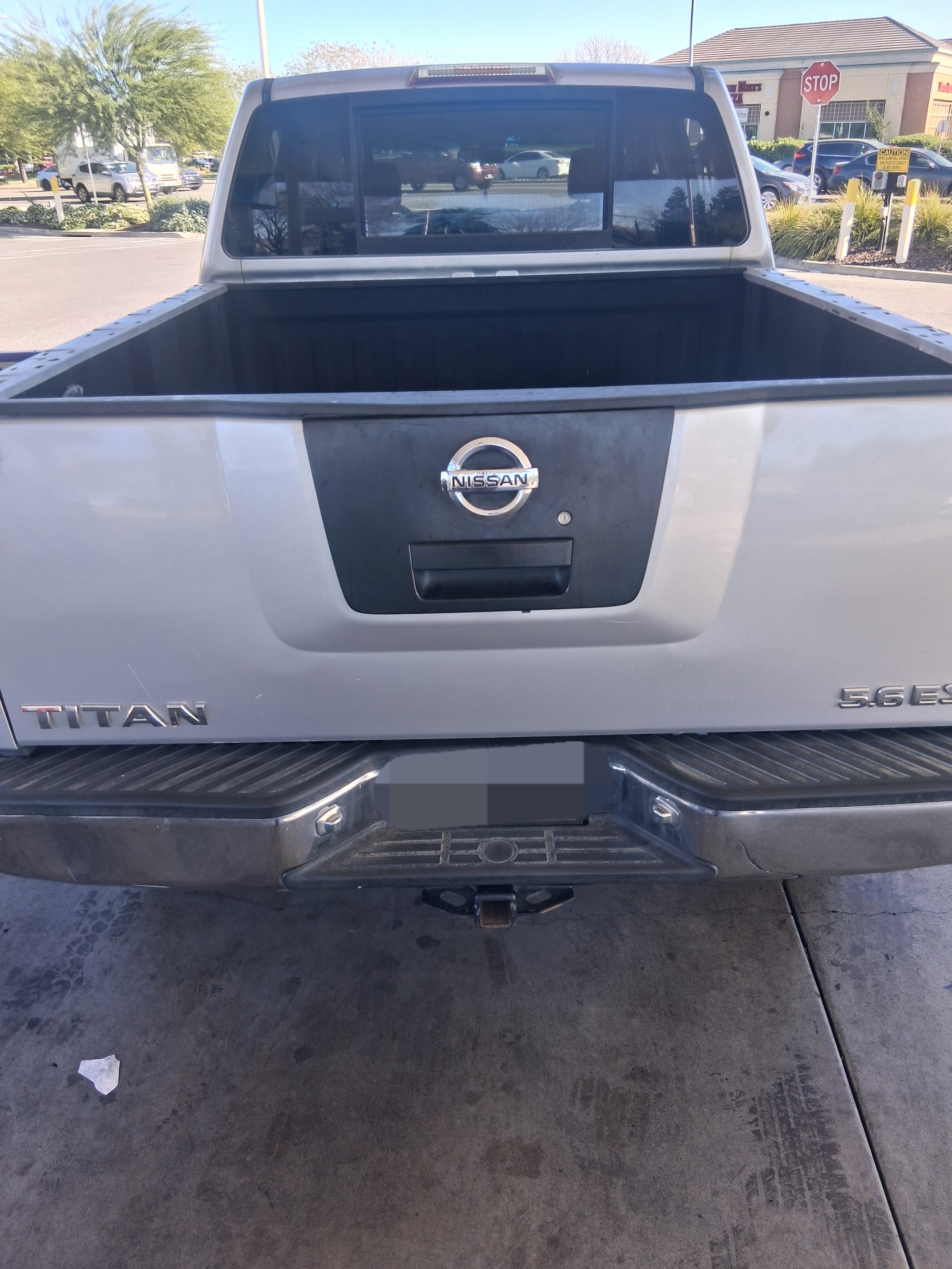 Used 2005 Nissan Titan SE AWD/4WD image 2