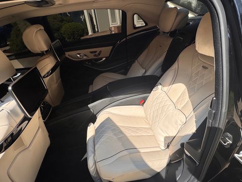 Used 2016 Mercedes-Benz Maybach S 600 image 11