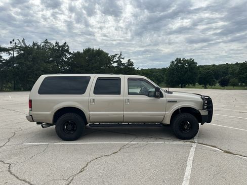 Used 2005 Ford Excursion Limited AWD/4WD image 6
