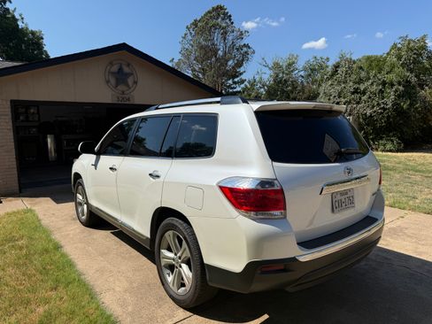 Used 2013 Toyota Highlander Limited FWD image 5