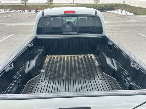 Used 2011 Toyota Tacoma PreRunner image 9