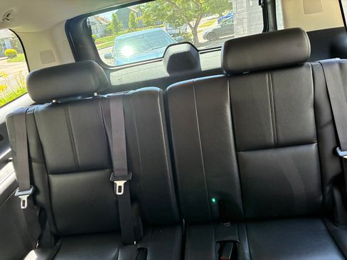 Used 2011 Chevrolet Suburban LT w/ Luxury Package AWD/4WD image 10