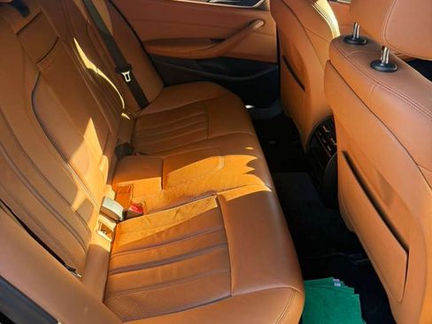 Used 2019 BMW 530e w/ M Sport Package image 13