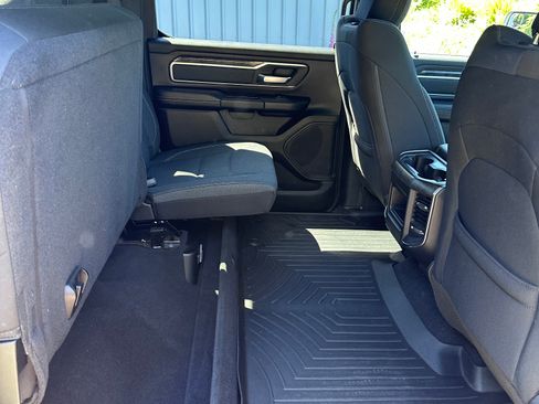Used 2019 RAM 1500 Big Horn AWD/4WD image 9