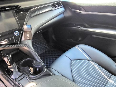 Used 2020 Toyota Camry SE image 9