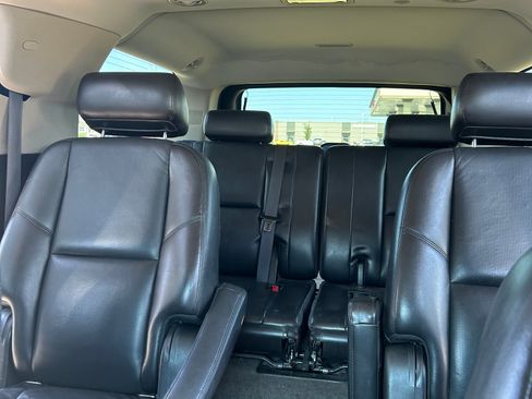 Used 2010 GMC Yukon XL Denali AWD/4WD image 15