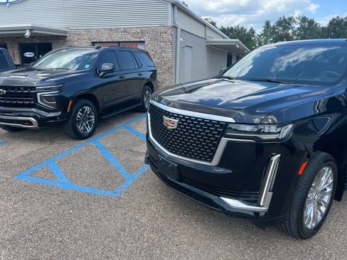 Used 2022 Cadillac Escalade ESV Premium Luxury RWD image 9