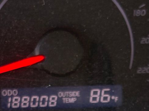 Used 2010 Toyota Camry LE FWD image 15