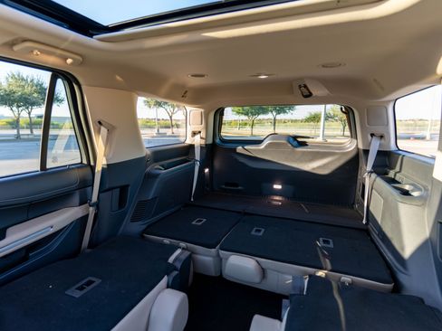 Used 2024 Ford Expedition Limited image 15