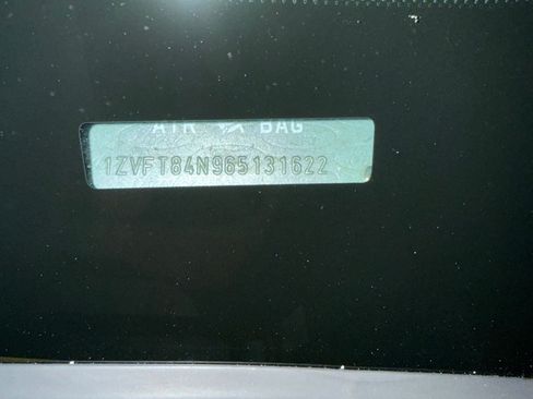 Used 2006 Ford Mustang Premium image 16