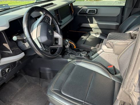 Used 2022 Ford Bronco Badlands w/ Sasquatch Package AWD/4WD image 6