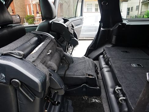 Used 2016 Ford Expedition XLT AWD/4WD image 17