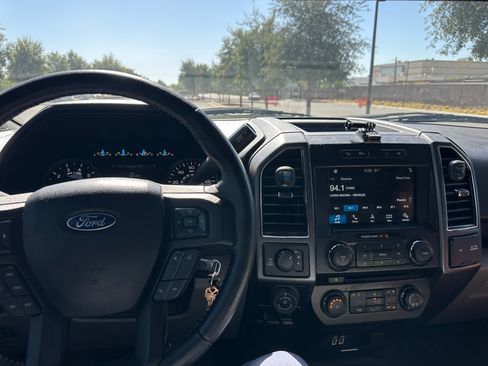 Used 2018 Ford F150 XLT w/ Equipment Group 302A Luxury AWD/4WD image 12