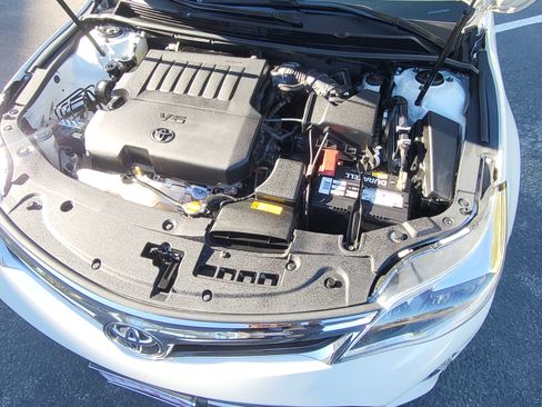 Used 2014 Toyota Avalon Limited image 10