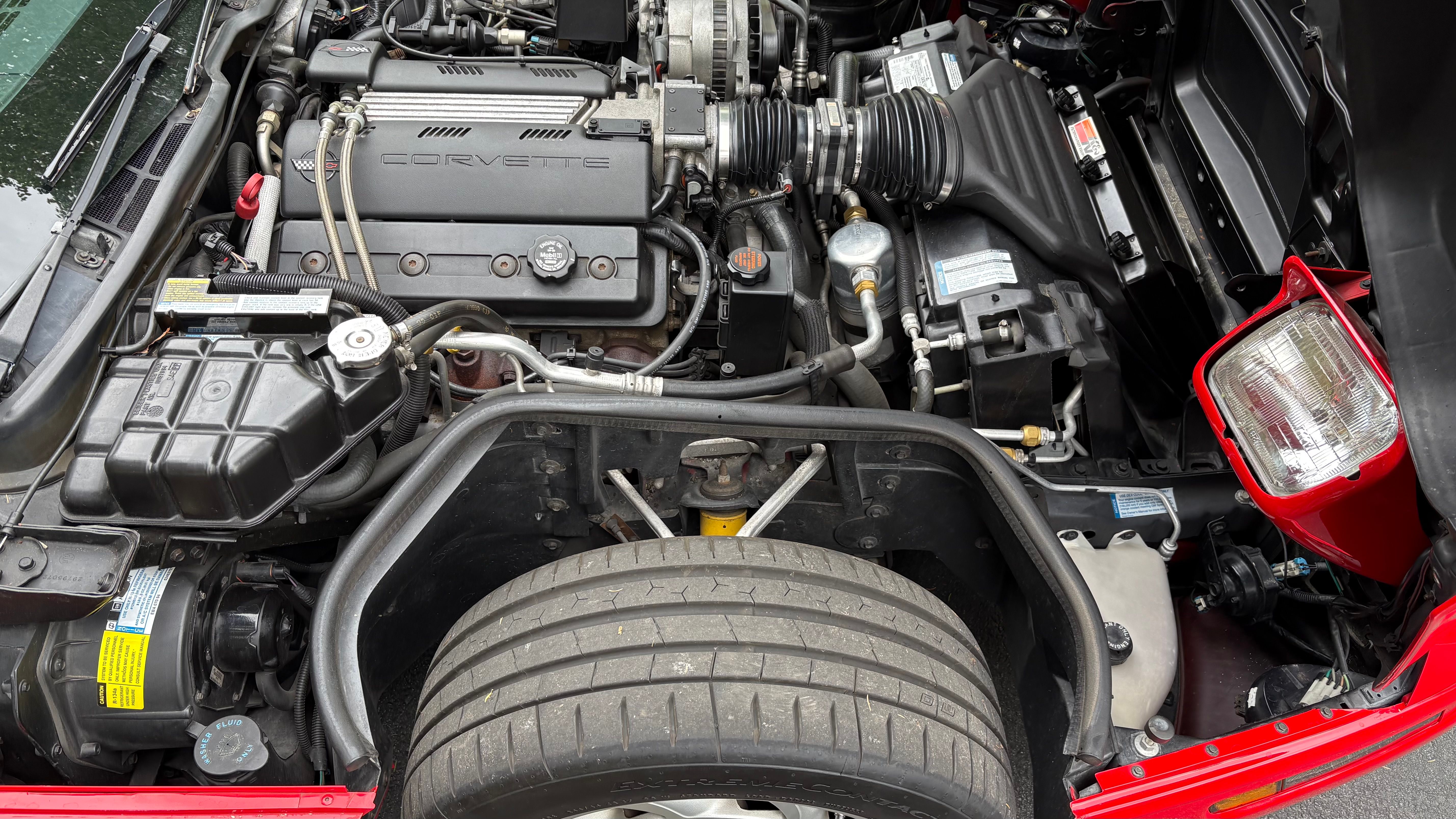 Used 1996 Chevrolet Corvette Coupe RWD image 12