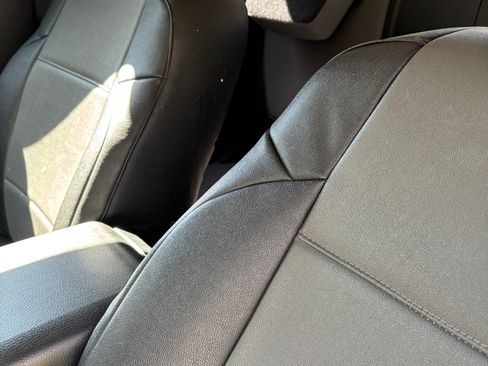 Used 2016 Toyota Tacoma SR5 w/ SR5 Appearance Package (SN) image 12