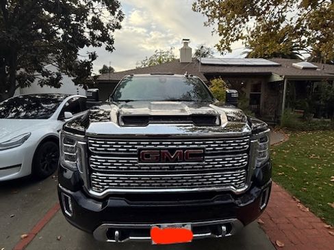 Used 2023 GMC Sierra 2500 Denali w/ Denali Ultimate Package image 2