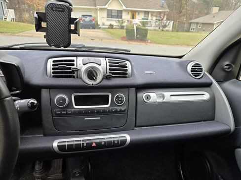 Used 2013 smart fortwo pure image 10