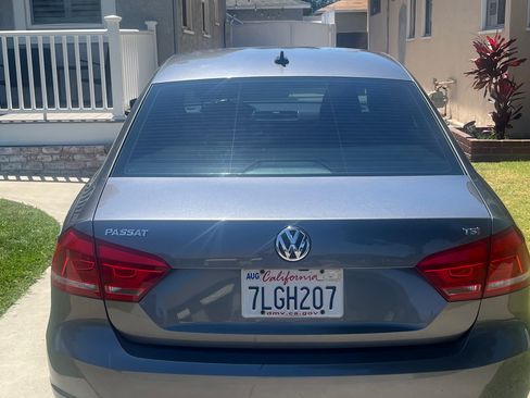 Used 2015 Volkswagen Passat 1.8T Limited Edition FWD image 6