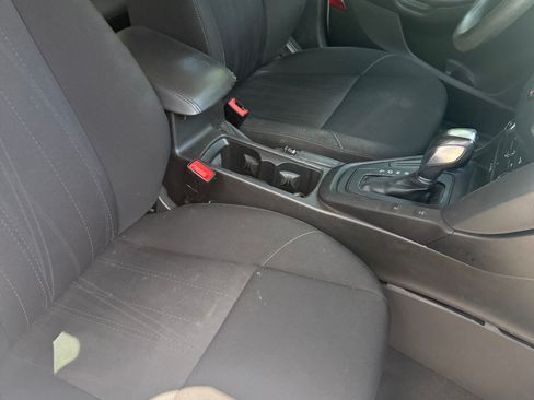 Used 2015 Ford Focus SE FWD image 9