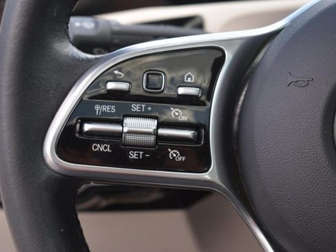 Used 2020 Mercedes-Benz CLA 250 4MATIC w/ Premium Package image 11