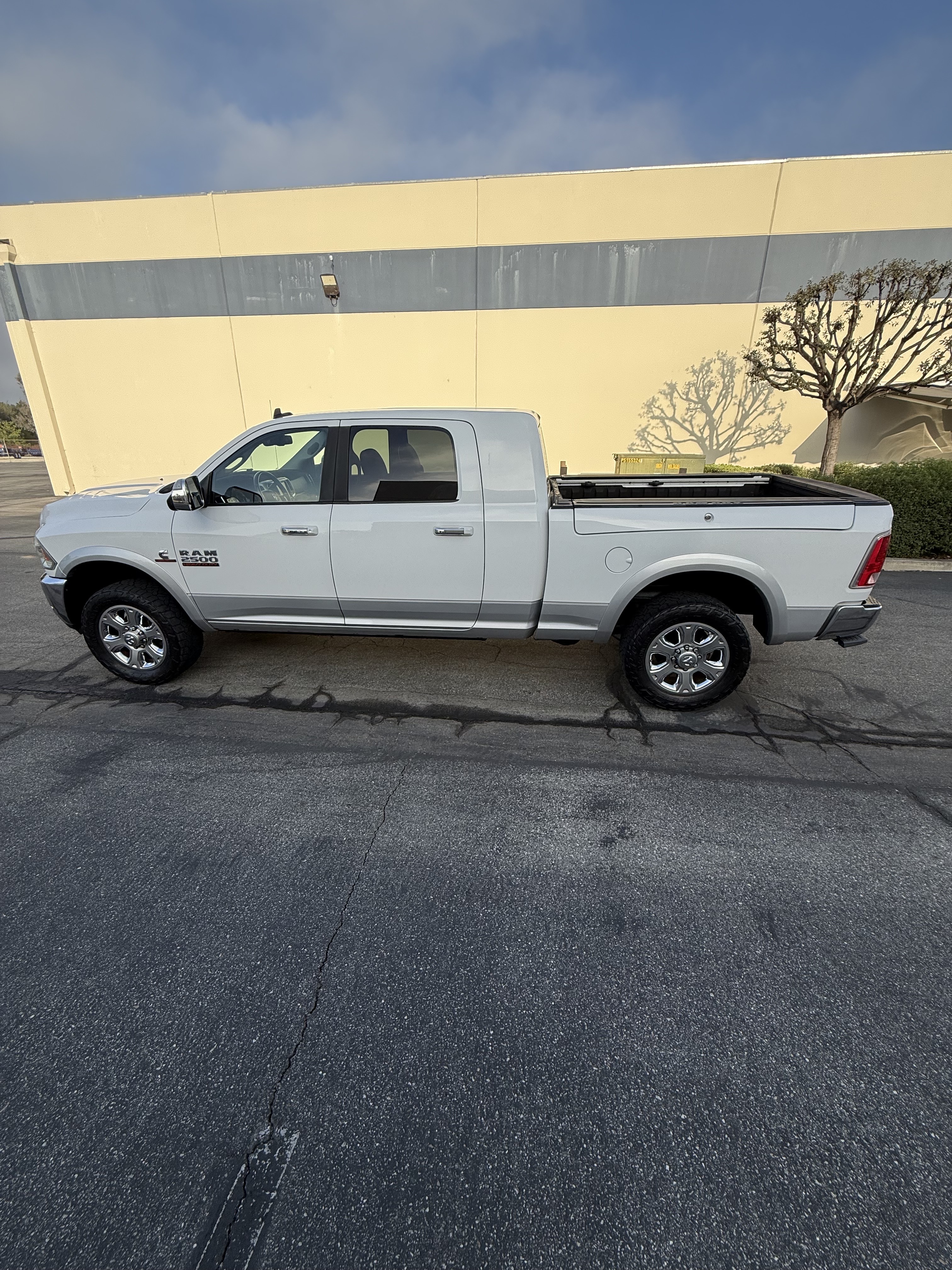 Used 2016 RAM 2500 Laramie w/ Convenience Group AWD/4WD image 9