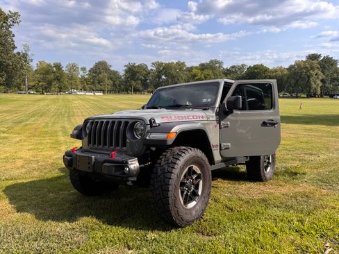 Used 2018 Jeep Wrangler Rubicon AWD/4WD image 1