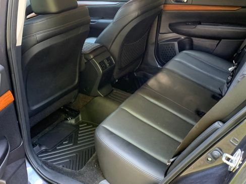 Used 2013 Subaru Outback 2.5i Limited AWD/4WD image 11