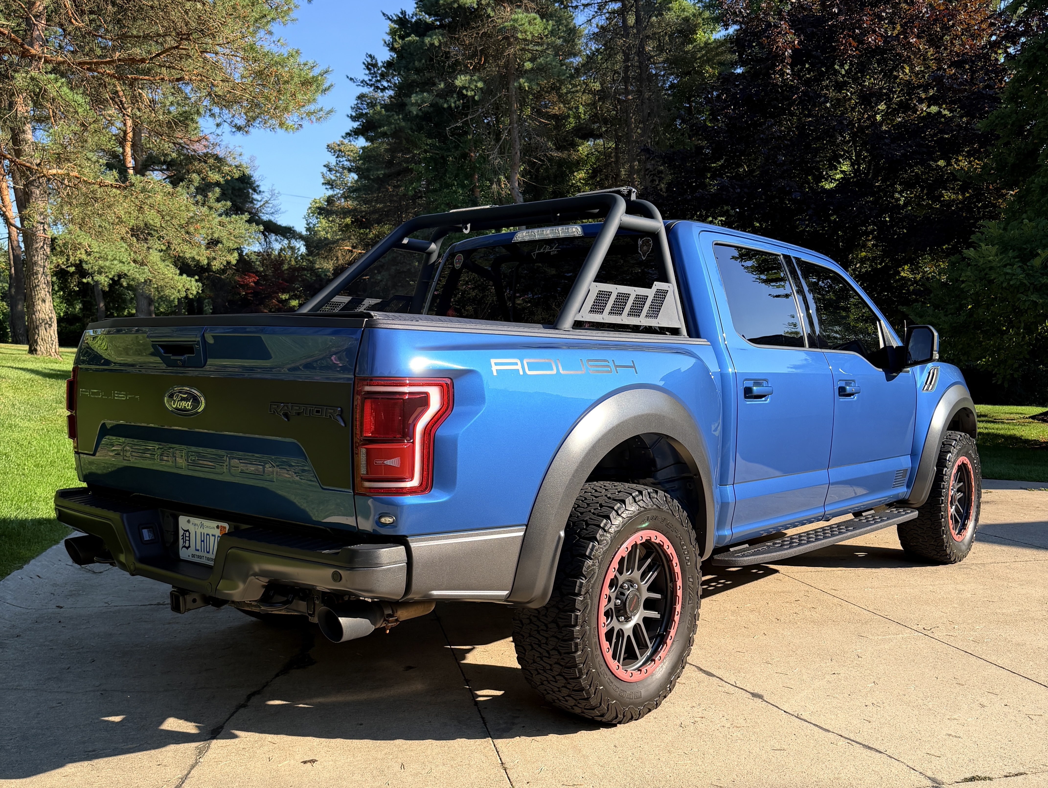 Used 2019 Ford F150 Raptor w/ Equipment Group 802A Luxury AWD/4WD image 2