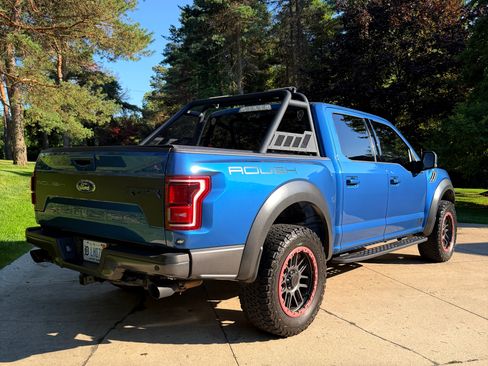 Used 2019 Ford F150 Raptor w/ Equipment Group 802A Luxury AWD/4WD image 2