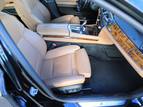 Used 2015 BMW 740Ld xDrive image 10