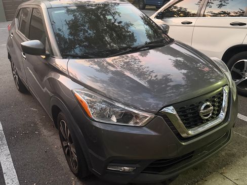 Used 2020 Nissan Kicks SV FWD image 4