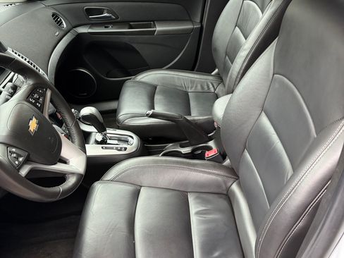 Used 2014 Chevrolet Cruze Diesel image 11