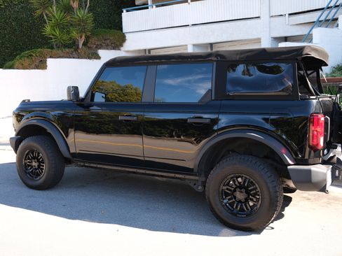 Used 2022 Ford Bronco 4-Door image 4