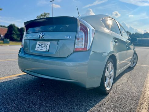 Used 2013 Toyota Prius Five image 8
