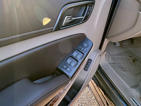 Used 2019 Chevrolet Tahoe Premier image 17