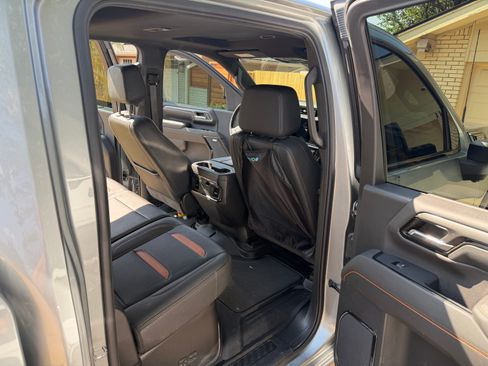 Used 2024 GMC Sierra 2500 AT4 w/ AT4 Premium Plus Package AWD/4WD image 13