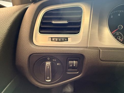 Used 2015 Volkswagen Golf S FWD image 21