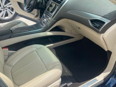Used 2017 Lincoln MKZ Premiere FWD image 17