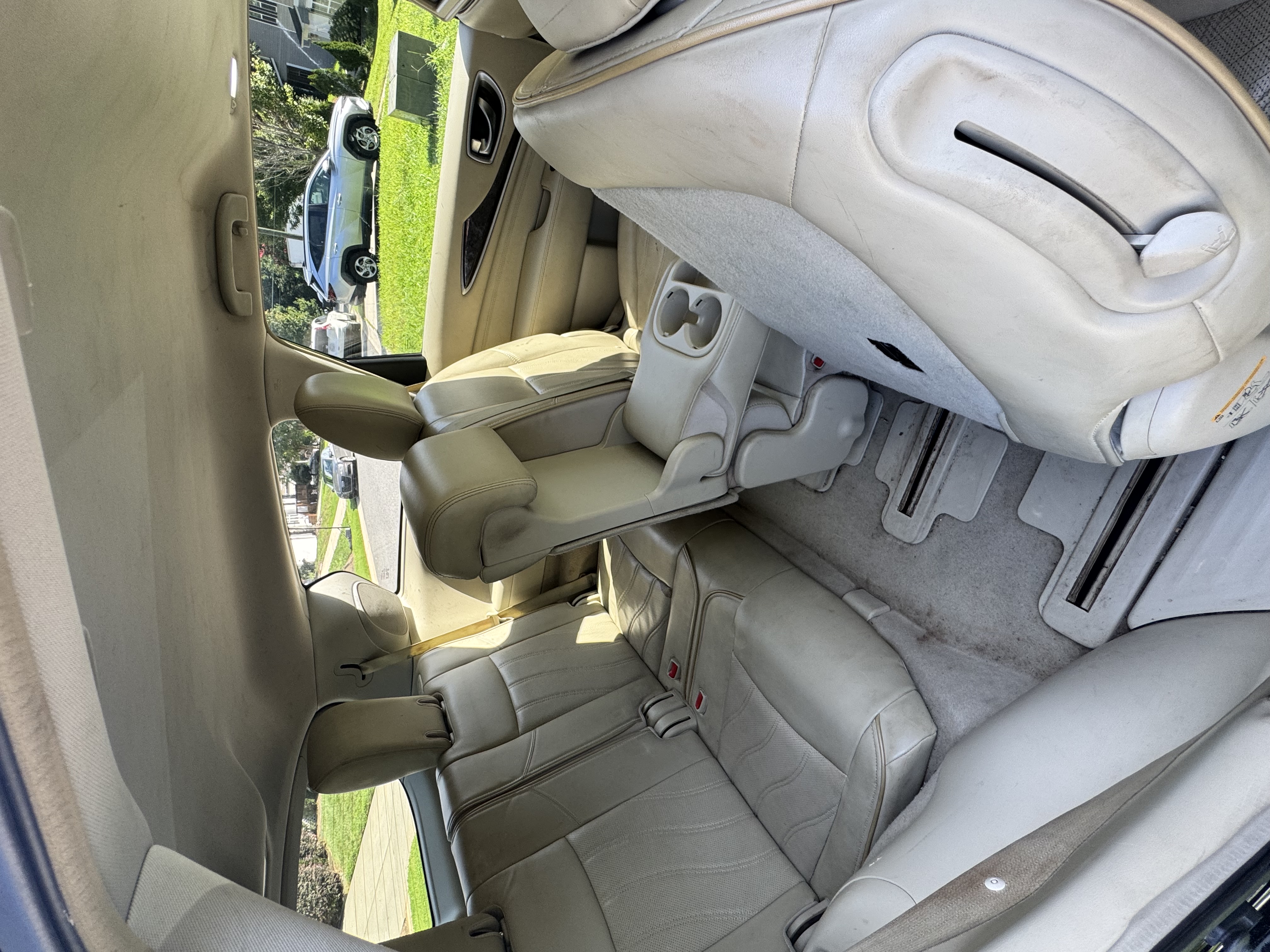 Used 2013 INFINITI JX35 AWD w/ Premium Pkg image 12