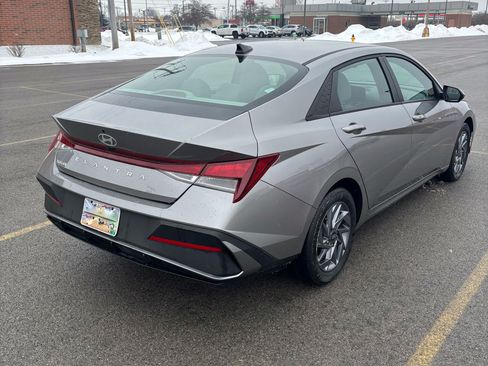 Used 2024 Hyundai Elantra SEL image 6