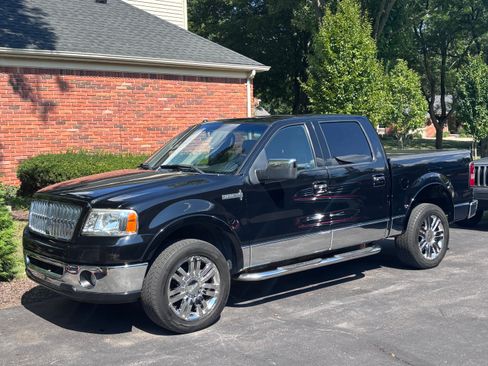 Used 2008 Lincoln Mark LT 4x4 image 1