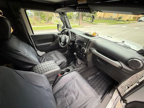 Used 2012 Jeep Wrangler Sport AWD/4WD image 12